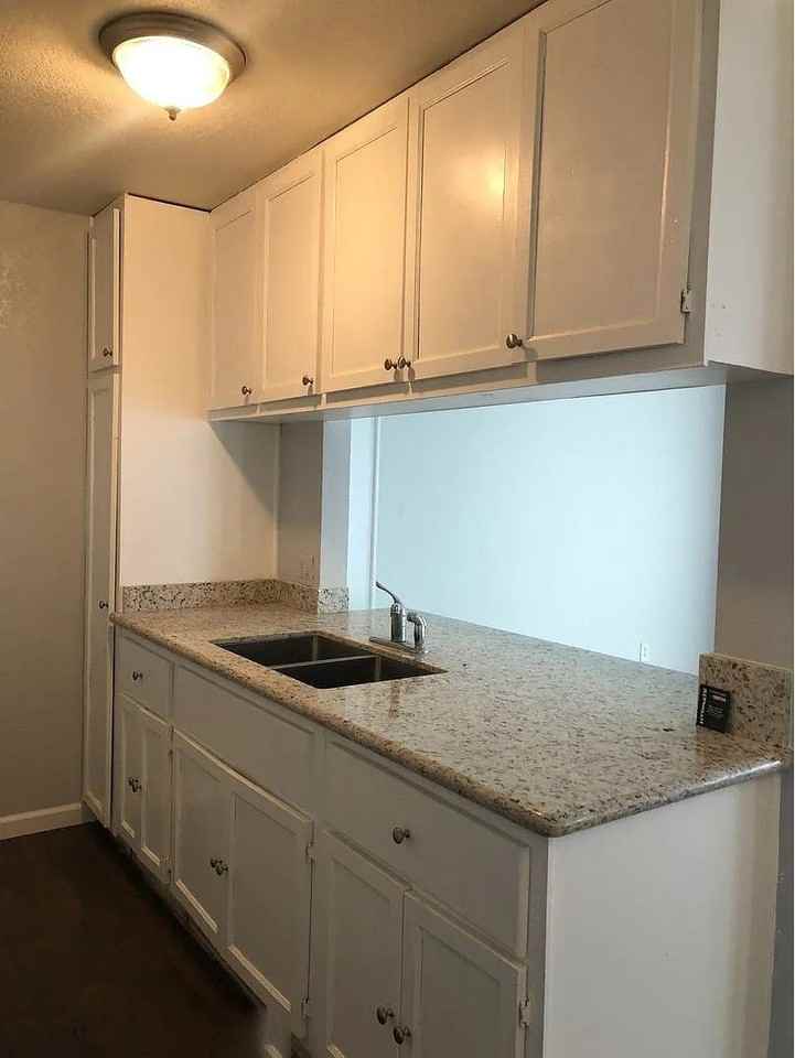 3825 47th St - Photo 5 of 12