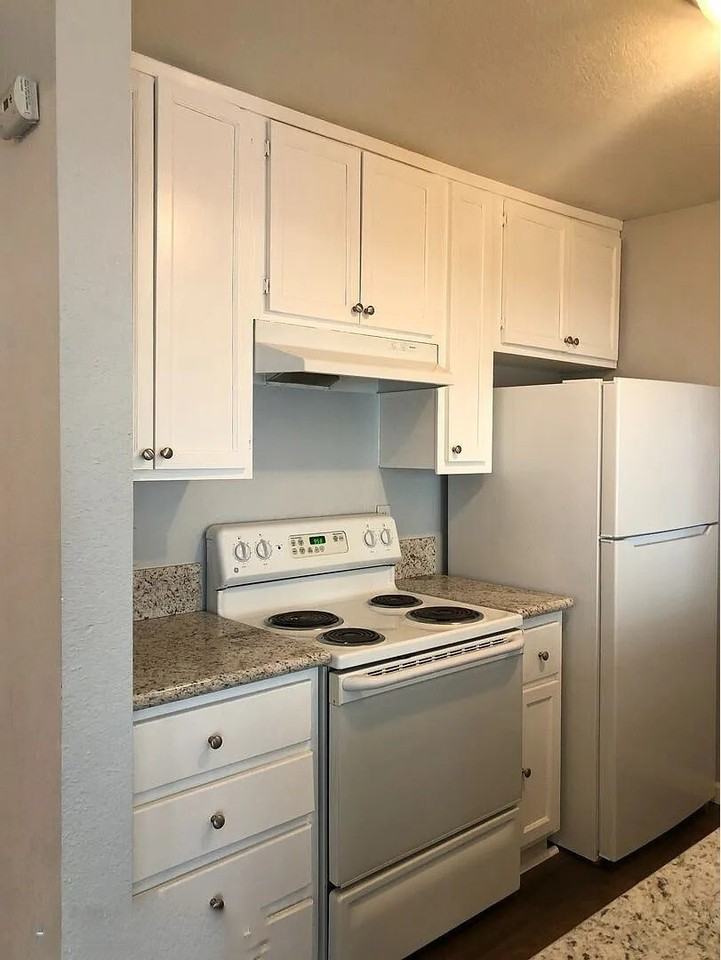 3825 47th St - Photo 6 of 12