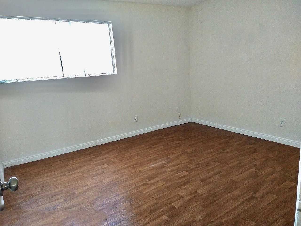 3825 47th St - Photo 7 of 12