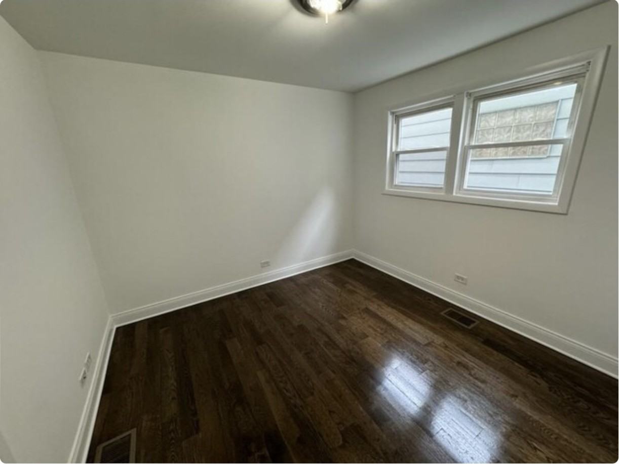 7507 West 58th Street - Photo 2 of 14