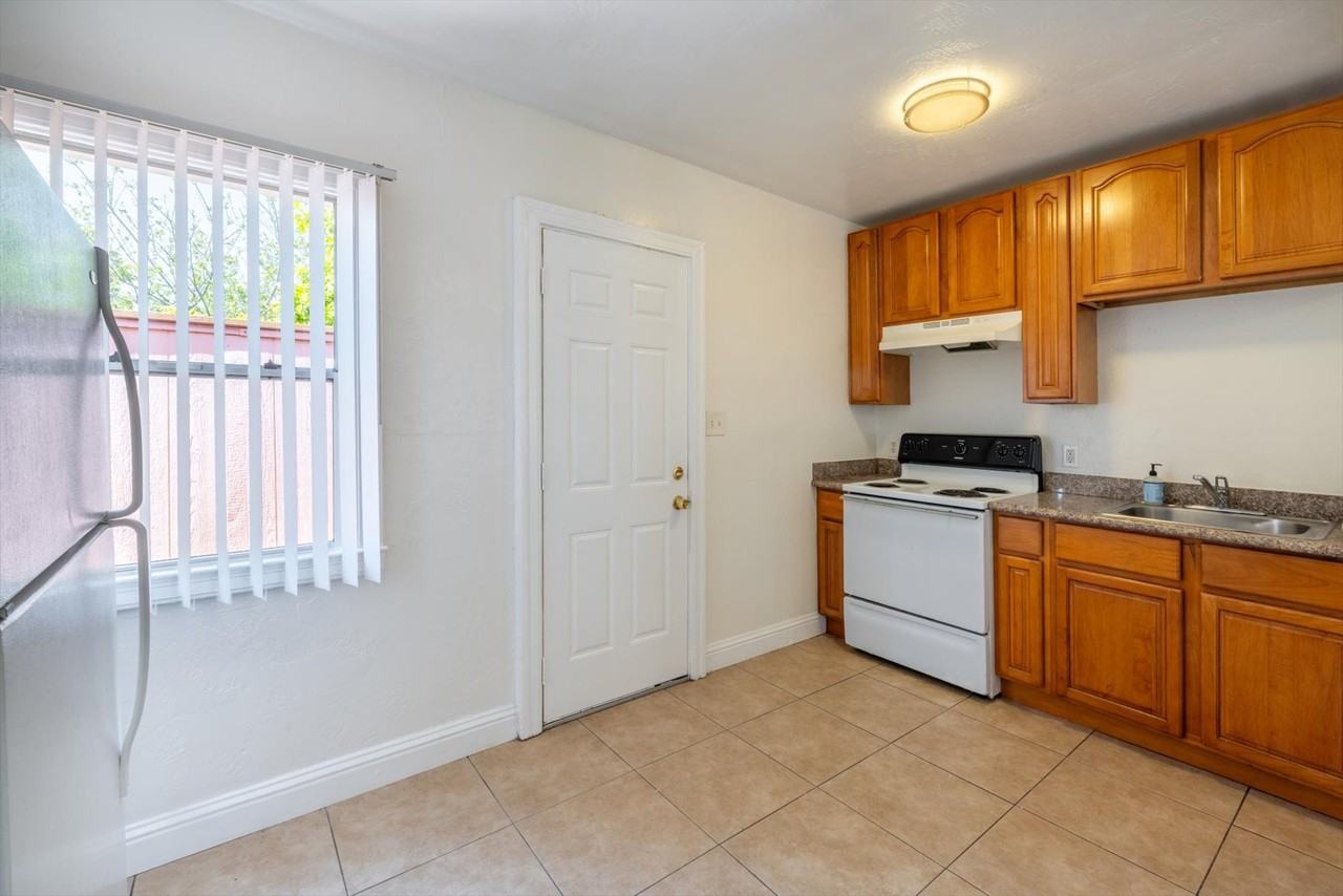 6114 Foothill Boulevard - Photo 3 of 25