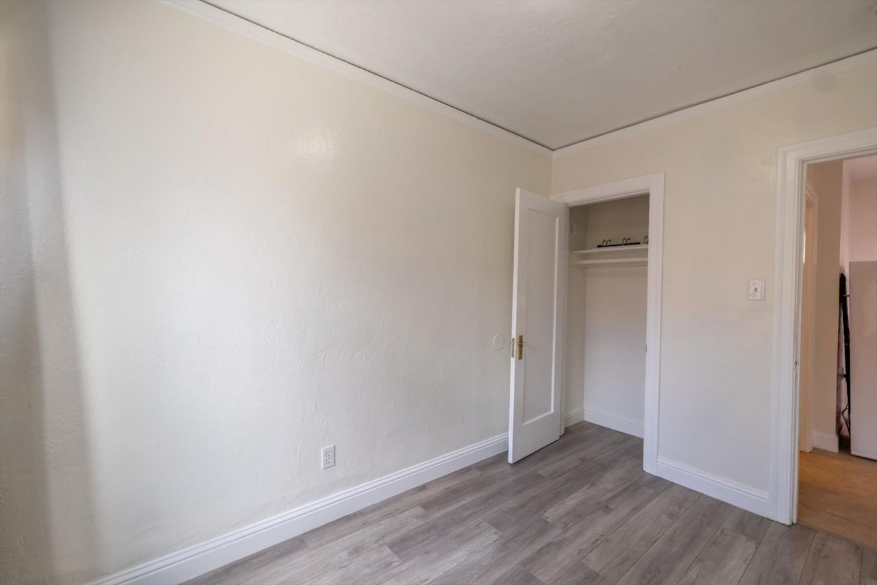 6114 Foothill Boulevard - Photo 6 of 25