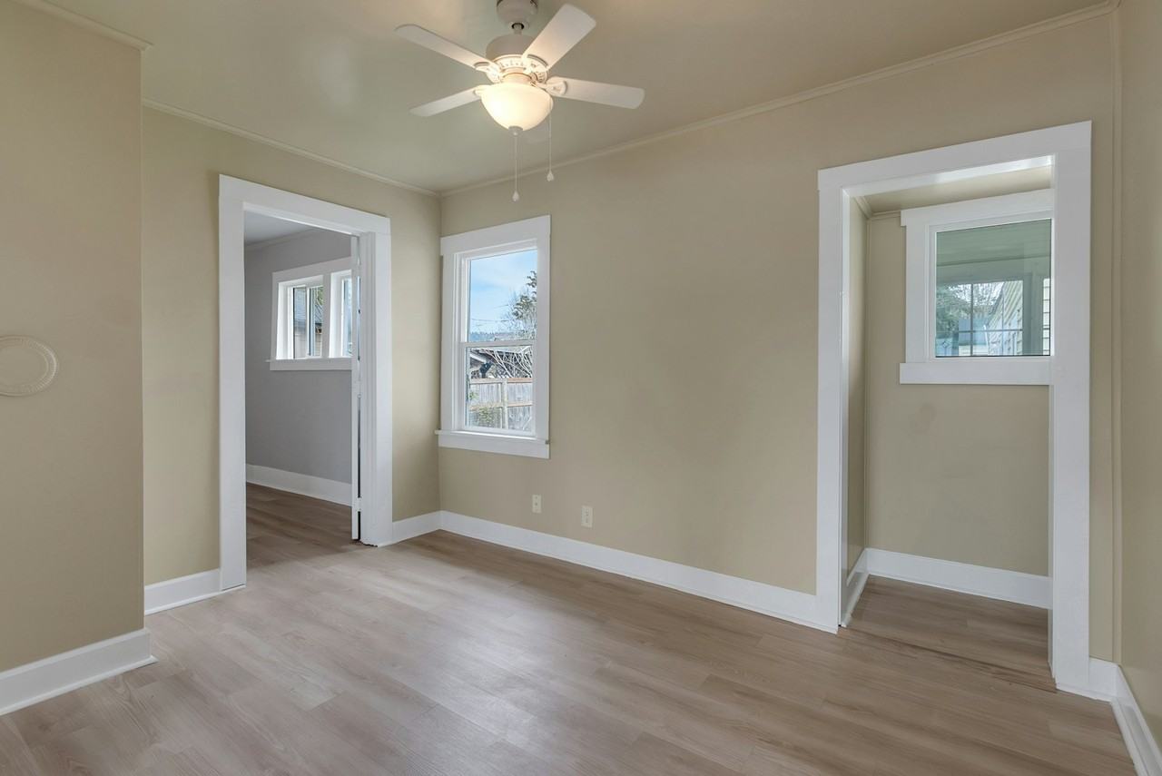 1113 Ryan Ave - Photo 2 of 14