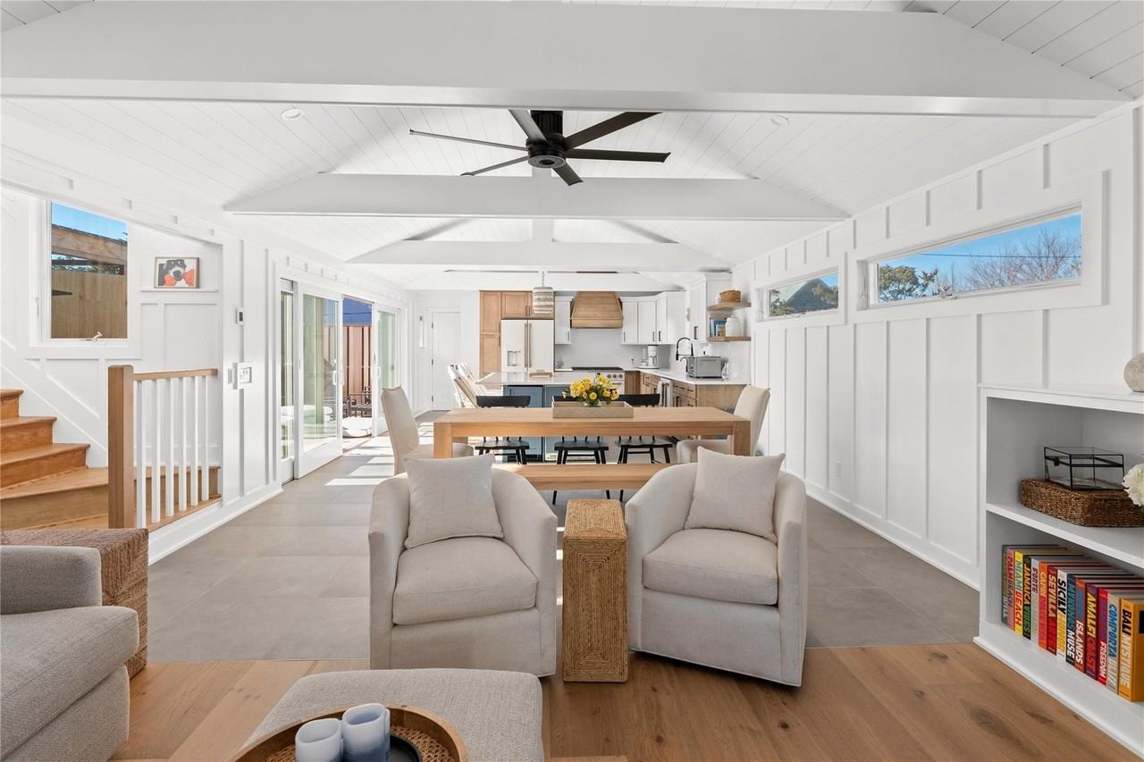 64 Bungalow Walk - Photo 4 of 13