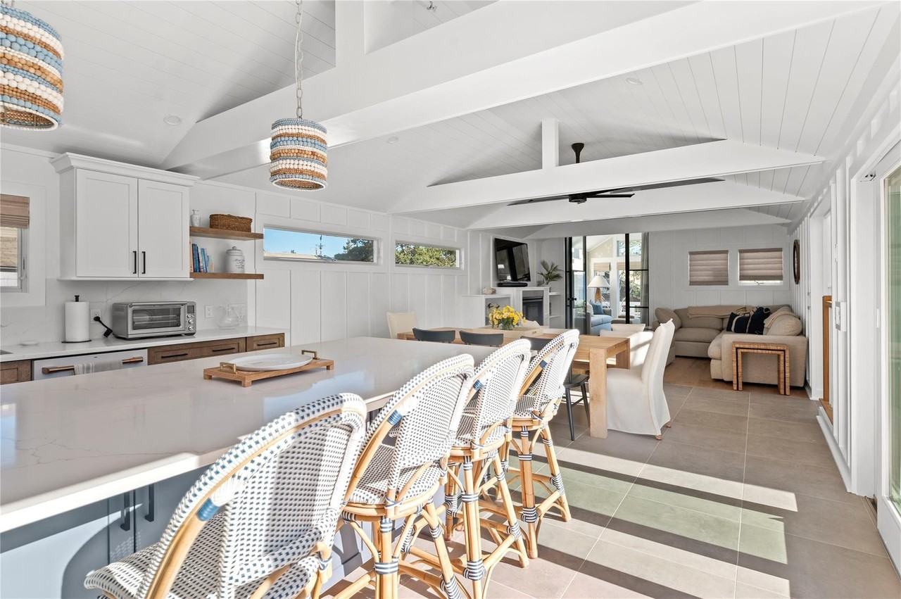 64 Bungalow Walk - Photo 5 of 13