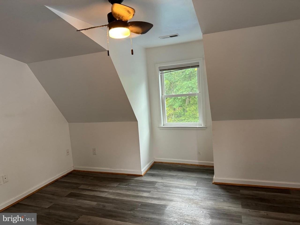 38917 Maycroft Rd - Photo 3 of 14