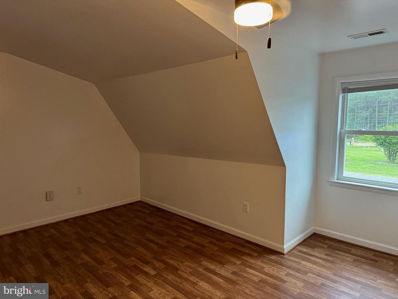 38917 Maycroft Rd - Photo 4 of 14