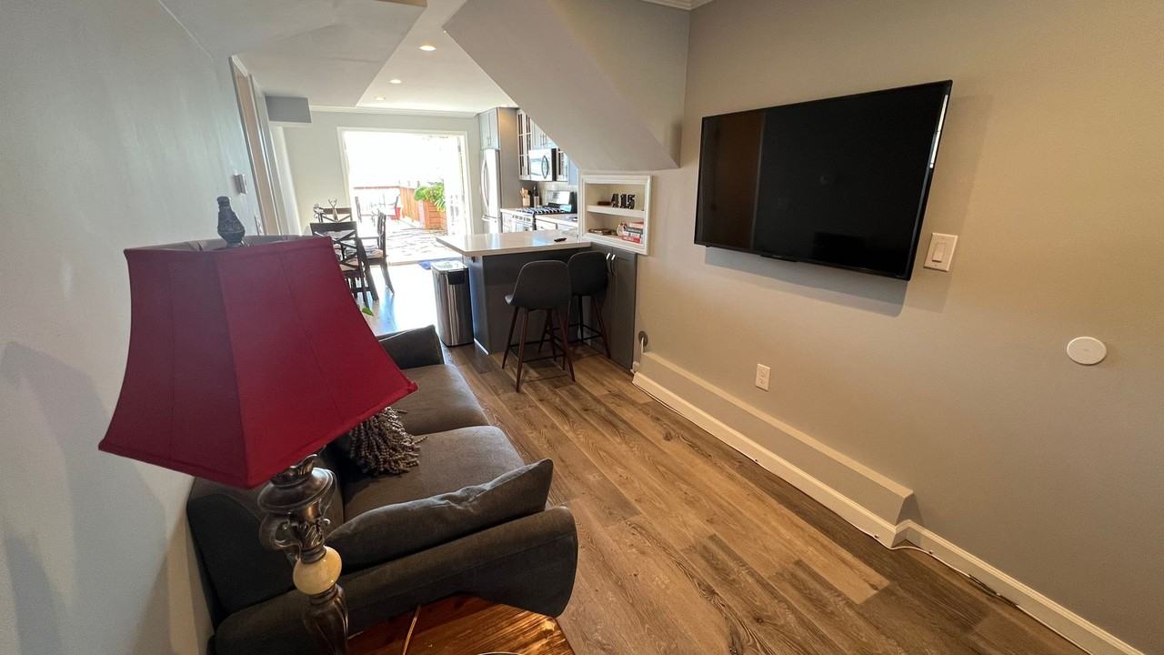 351 Mangels Ave - Photo 6 of 34
