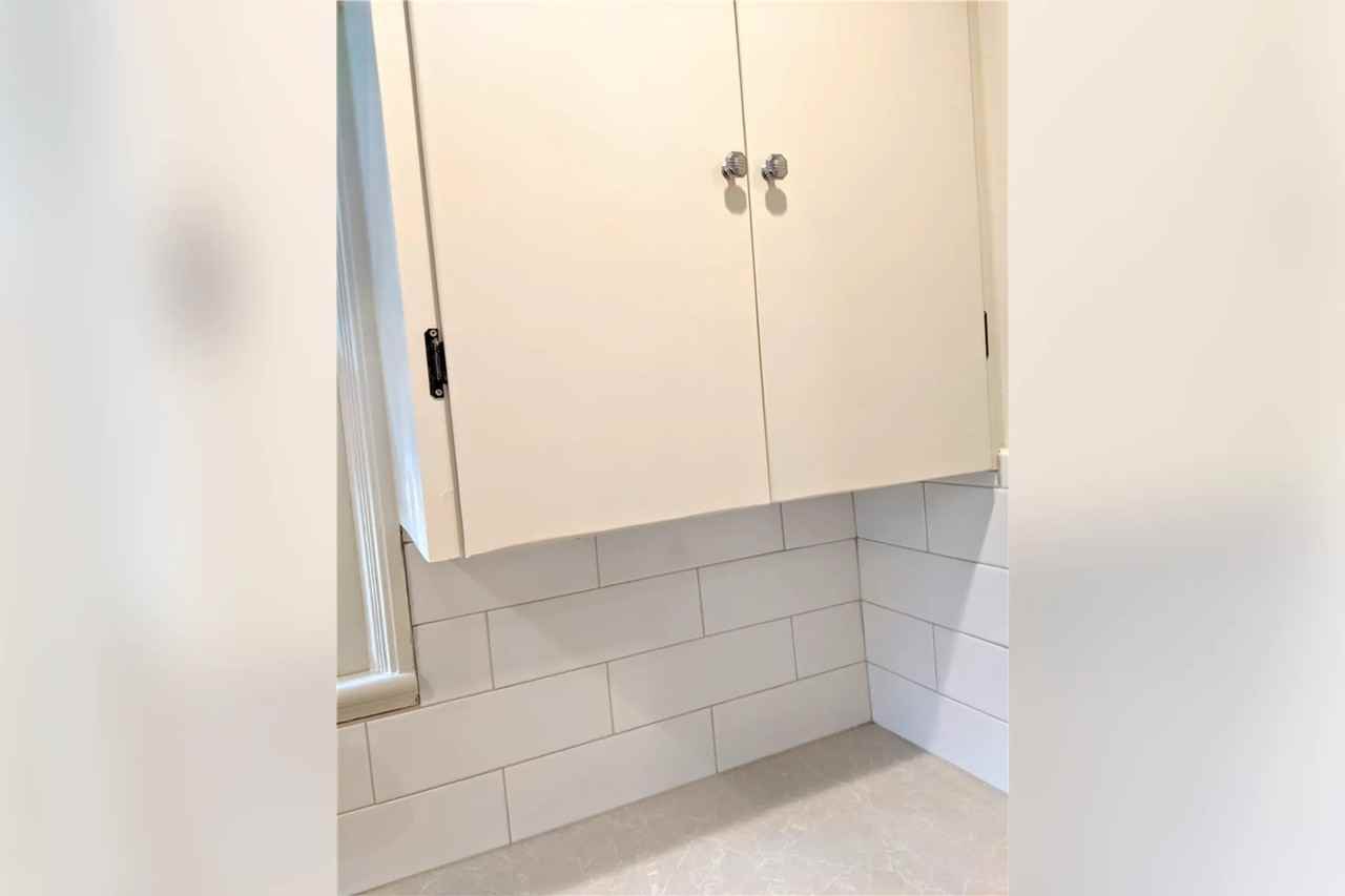 573 E Wilson Ave - Photo 2 of 16