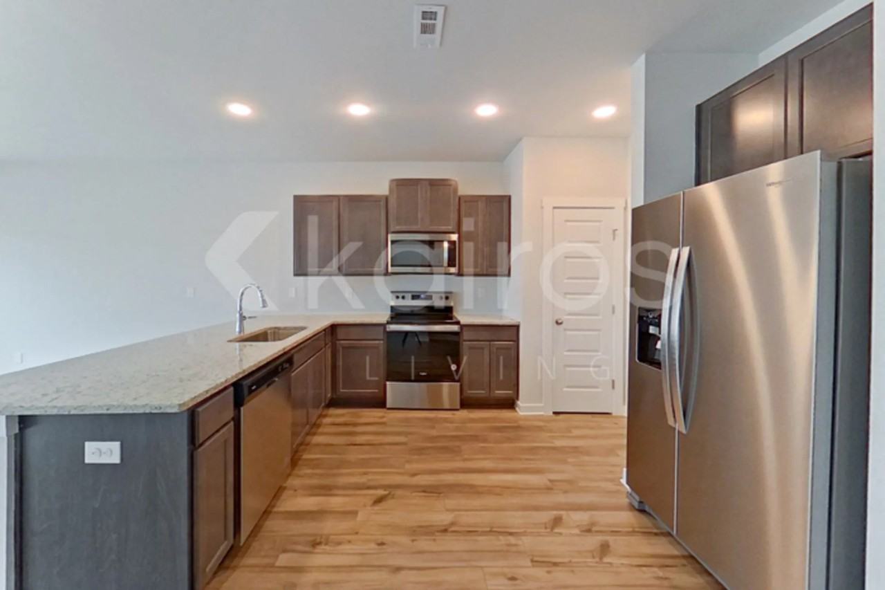 6111 Stonewater Ct Nw - Photo 3 of 20