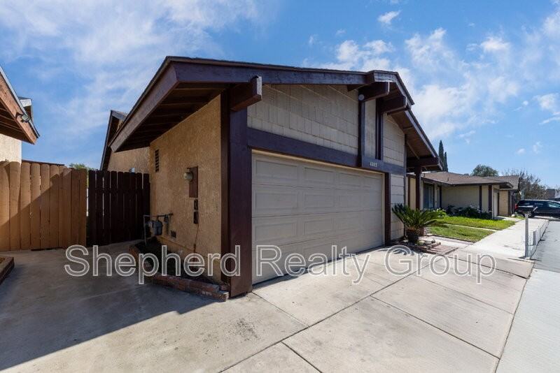 4262 Noyer Ln - Photo 3 of 30