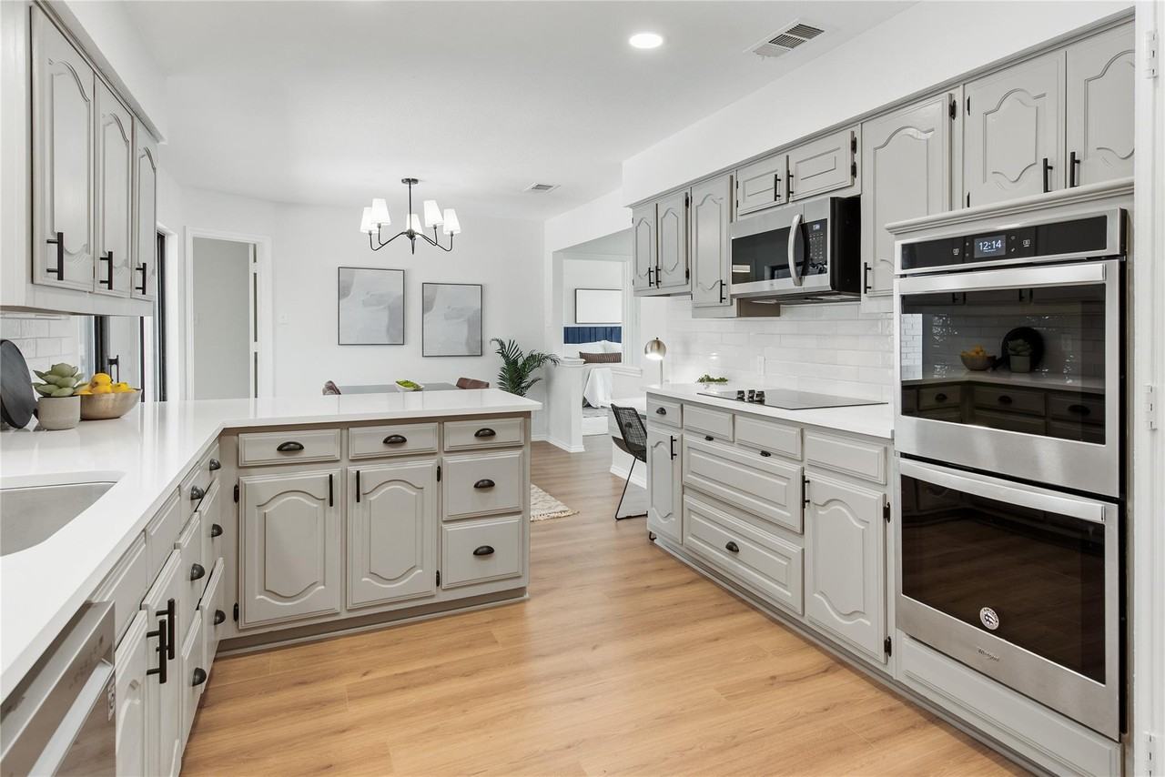 825 Wakefield Dr #825 - Photo 3 of 21