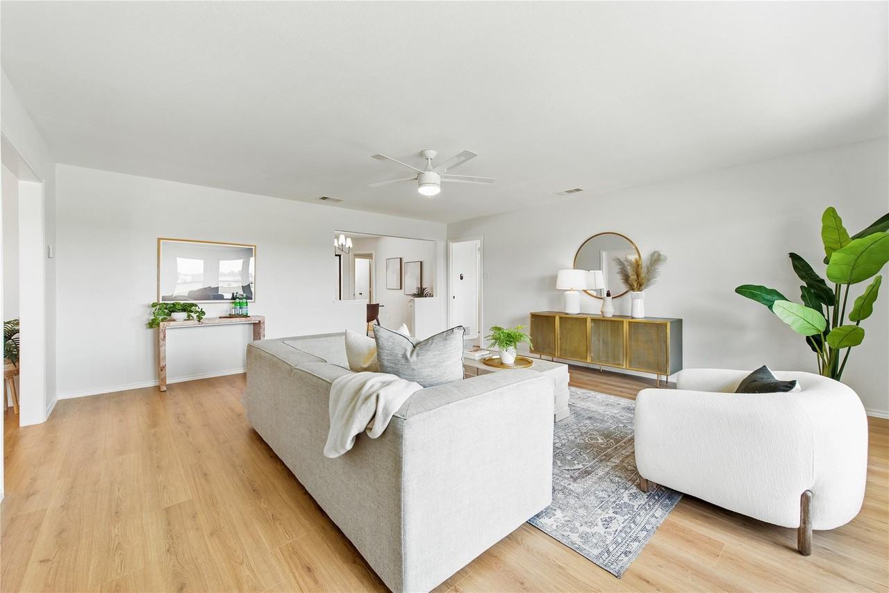 825 Wakefield Dr #825 - Photo 4 of 21