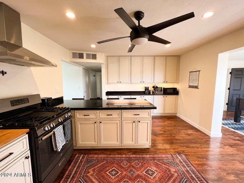 337 E Garfield St - Photo 3 of 22