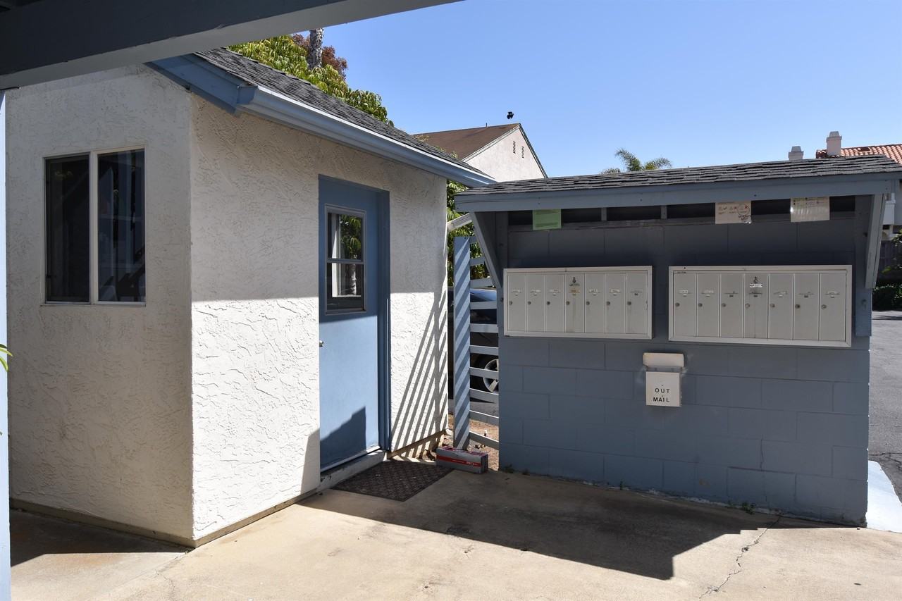 255-253 Tamarack Avenue - Photo 3 of 30