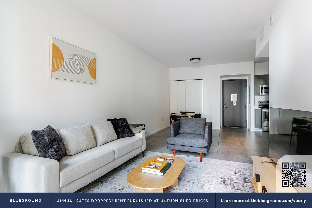 230 Northeast 4th Street - Photo 3 of 34