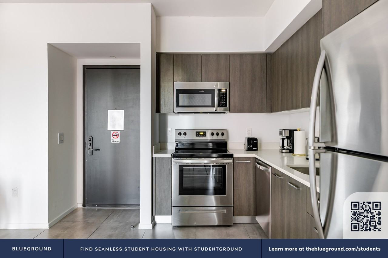 230 Northeast 4th Street - Photo 6 of 34