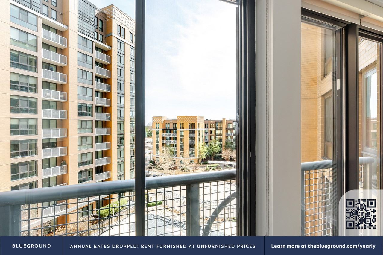 3444 Fairfax Drive - Photo 4 of 38