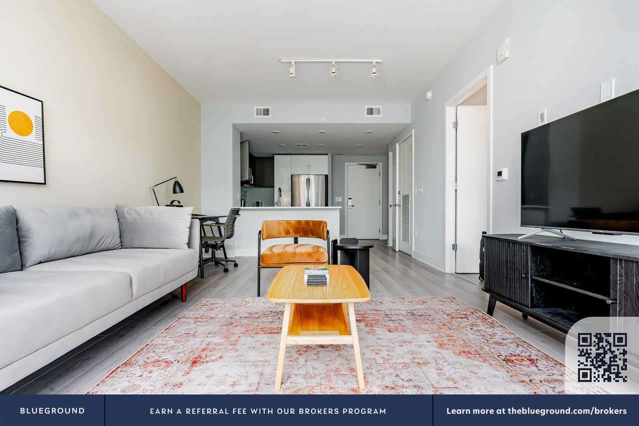 4850 Rugby Avenue - Photo 5 of 46