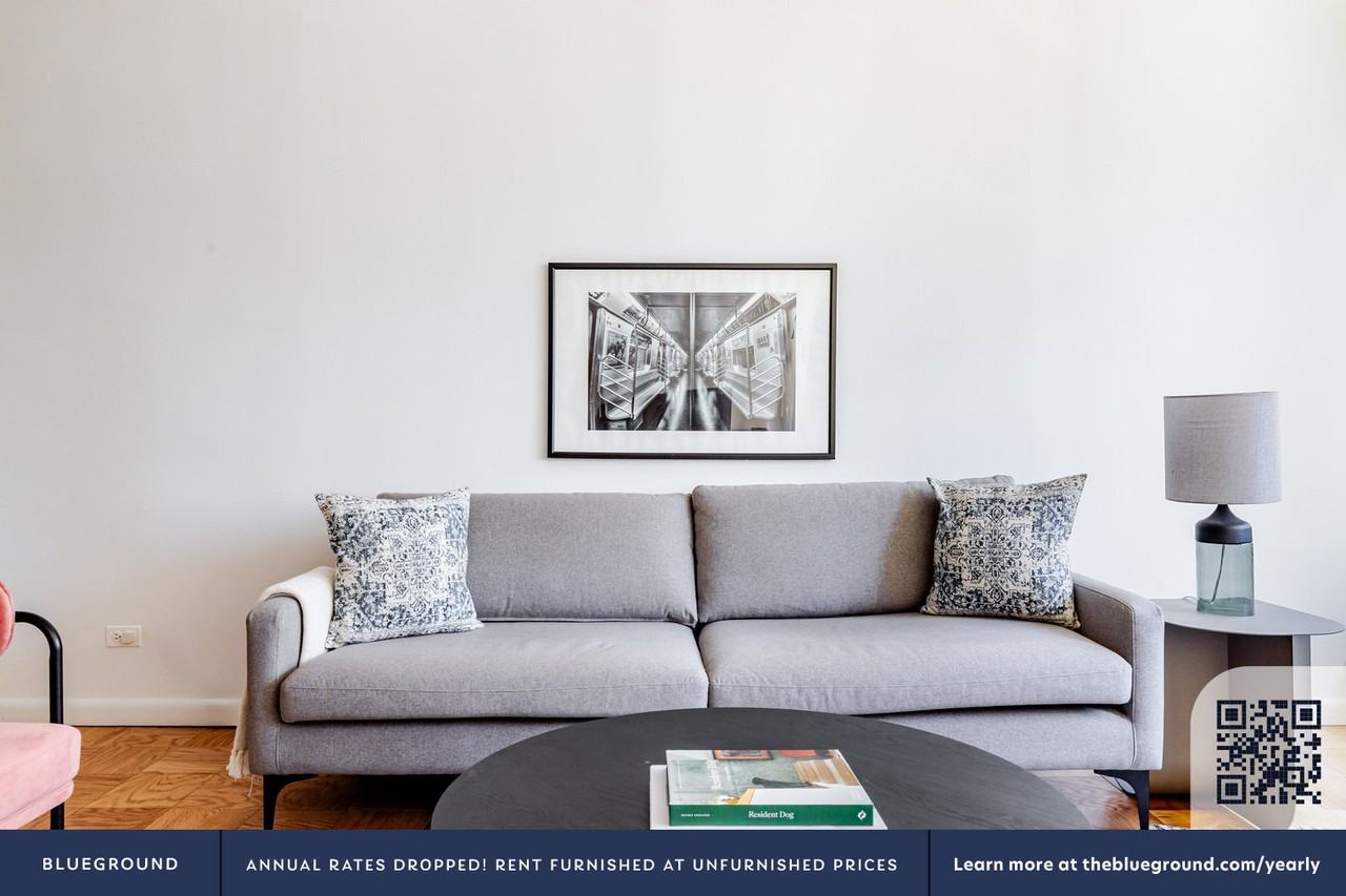 330 East 46th Street - Photo 4 of 22