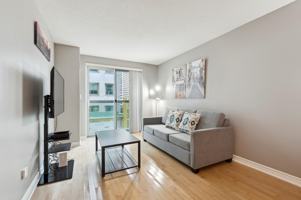 featured image of 168 Simcoe St