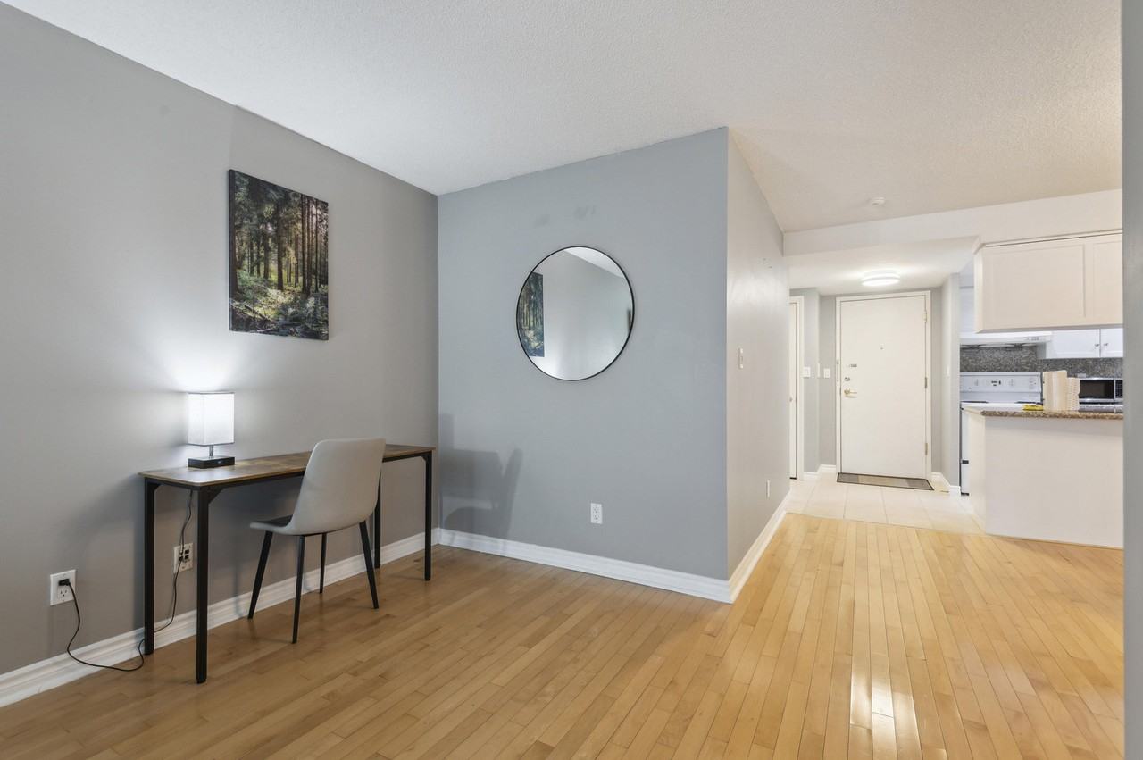 168 Simcoe Street - Photo 7 of 12