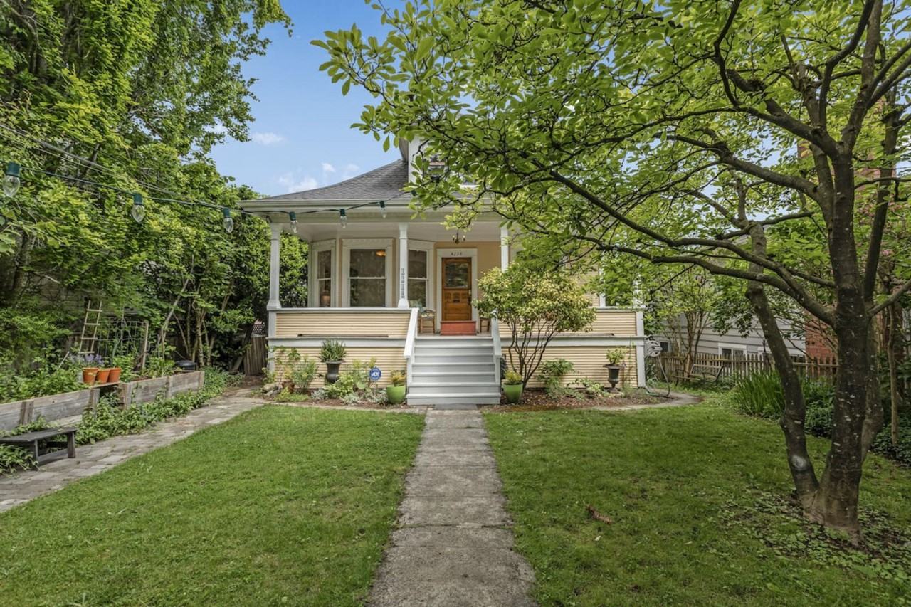 4230 Prince Edward St #1051862P - Photo 3 of 17