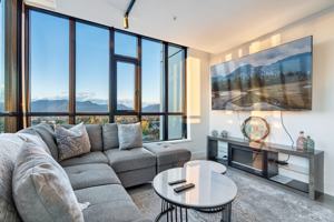 featured image of 3996 Dumfries St