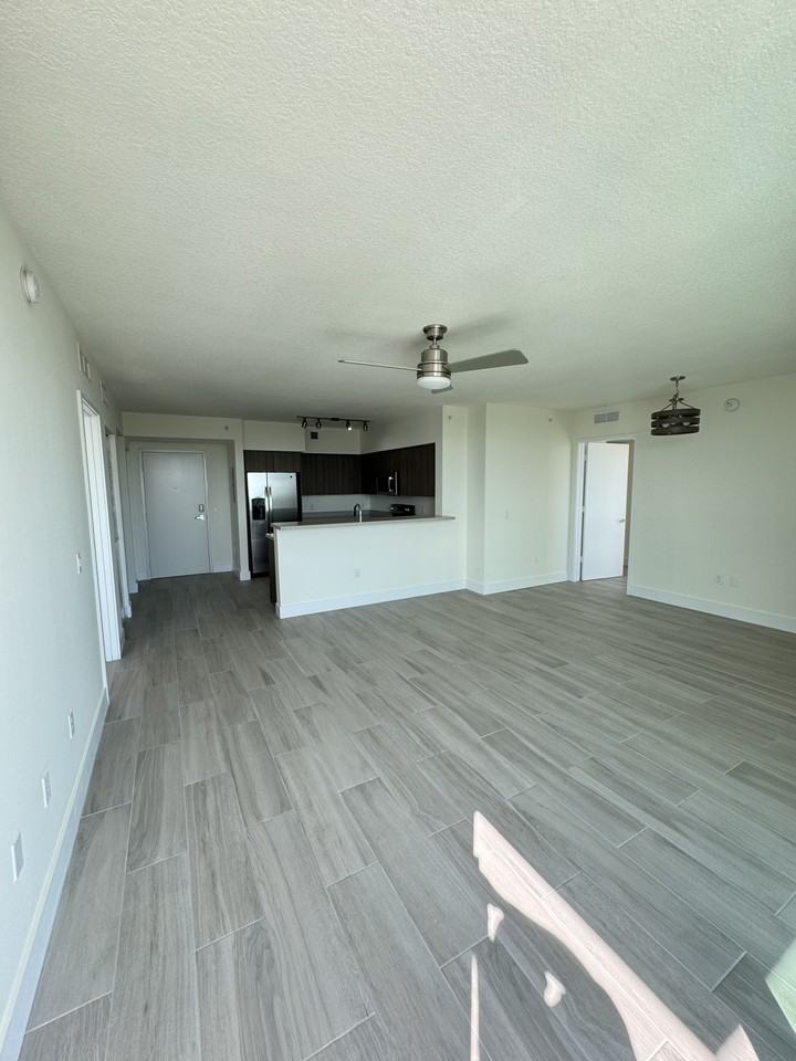 1025 Northwest 6th Street #B1 - Photo 3 of 25