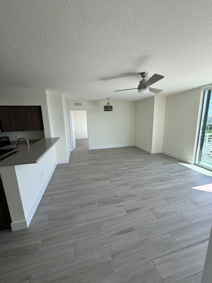 1025 Northwest 6th Street #B1 - Photo 4 of 25