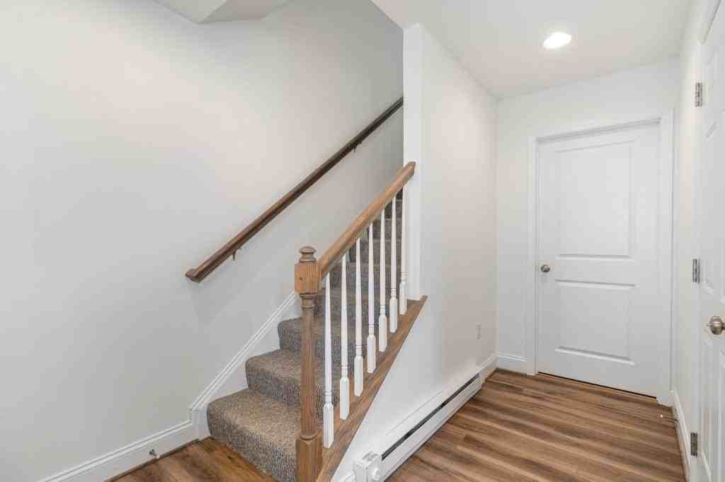 3112 Detweiler Ln - Photo 4 of 24