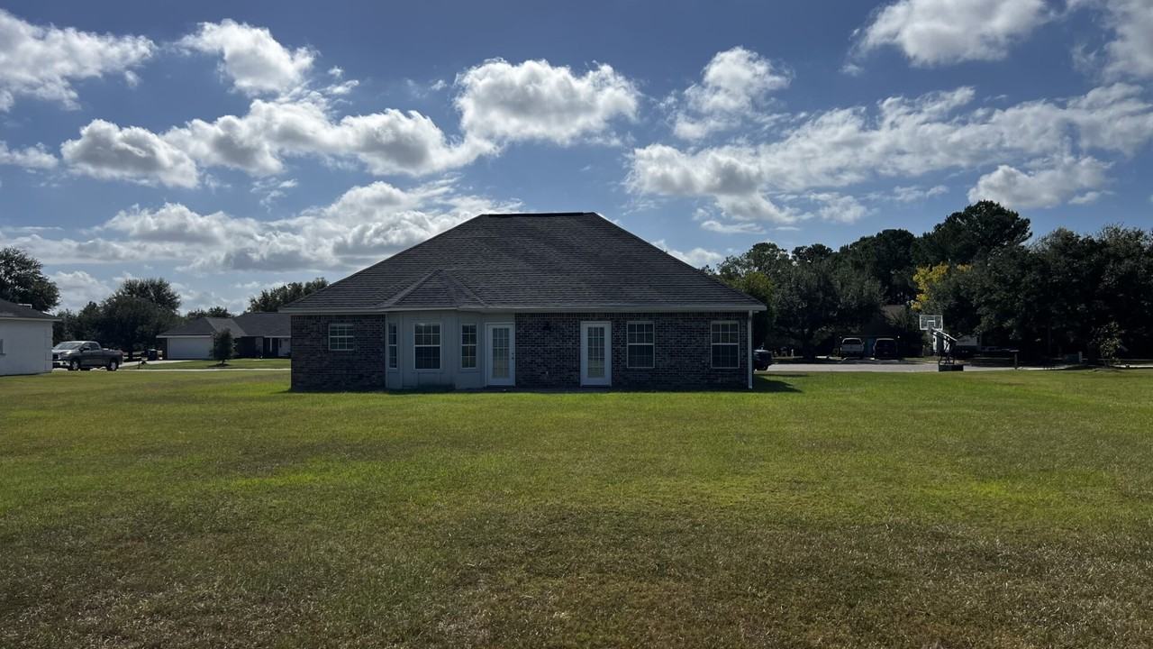 9012 Gale Rowe Ln - Photo 3 of 12