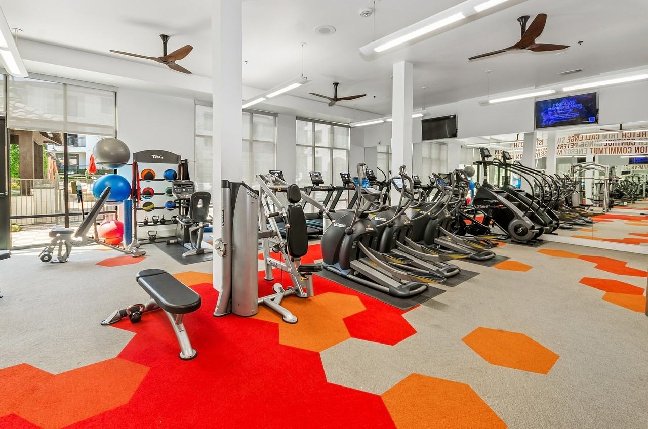 AMLI on Riverside - Photo 4 of 43