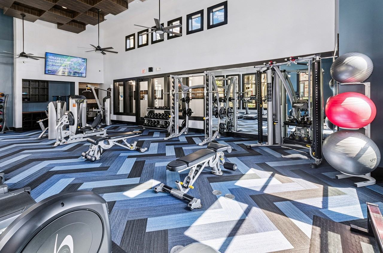 AMLI at Escena - Photo 6 of 34