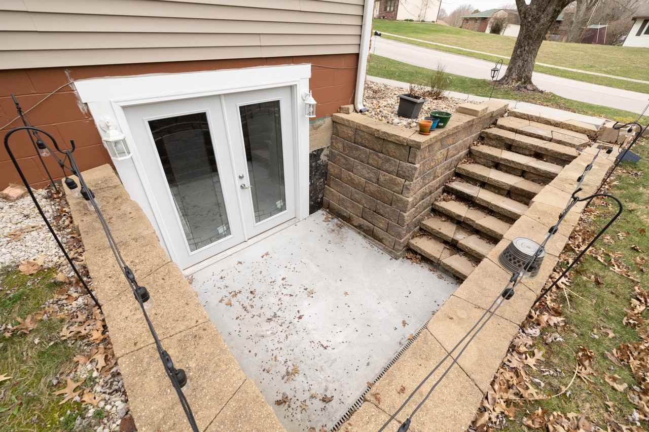 207 S Ridge Springs Ln - Photo 5 of 26