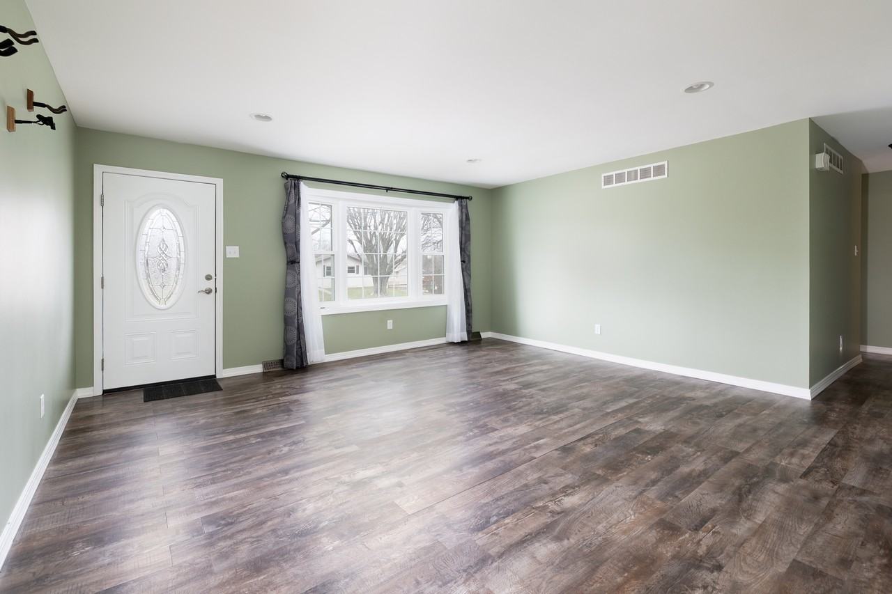 207 S Ridge Springs Ln - Photo 6 of 26