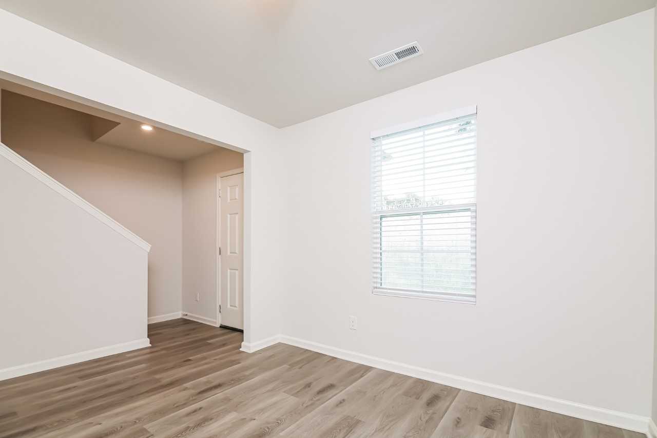 2400 Harbor Cv Sw - Photo 3 of 17