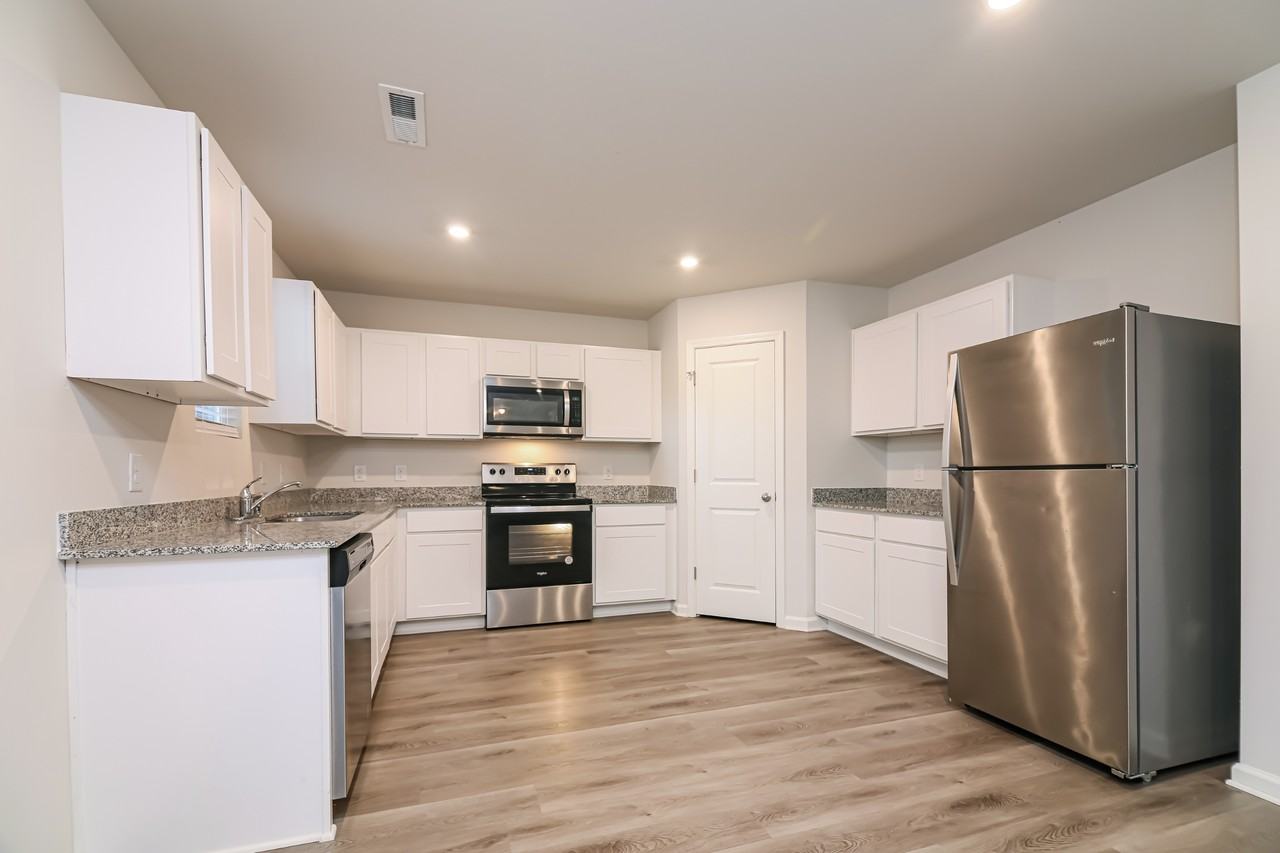 2400 Harbor Cv SW - Photo 6 of 17