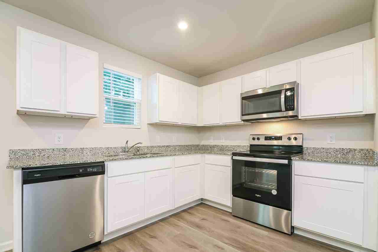 2400 Harbor Cv SW - Photo 7 of 17