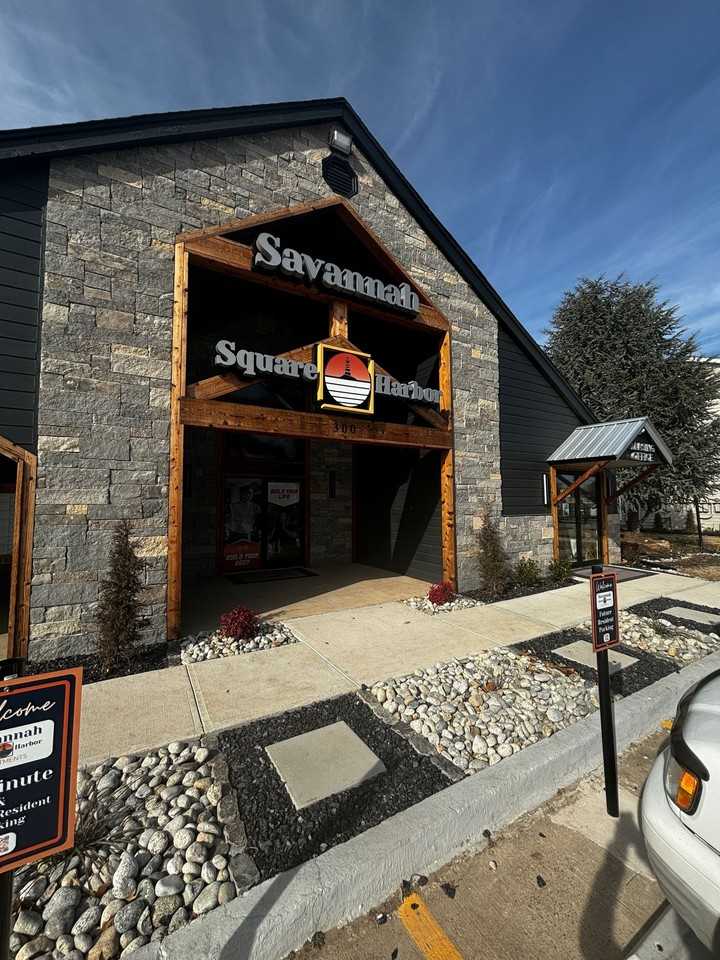 300 36th Ave SW - Photo 3 of 50