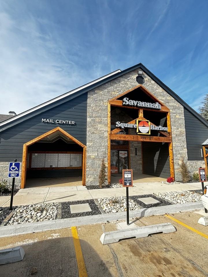 300 36th Ave SW - Photo 2 of 50