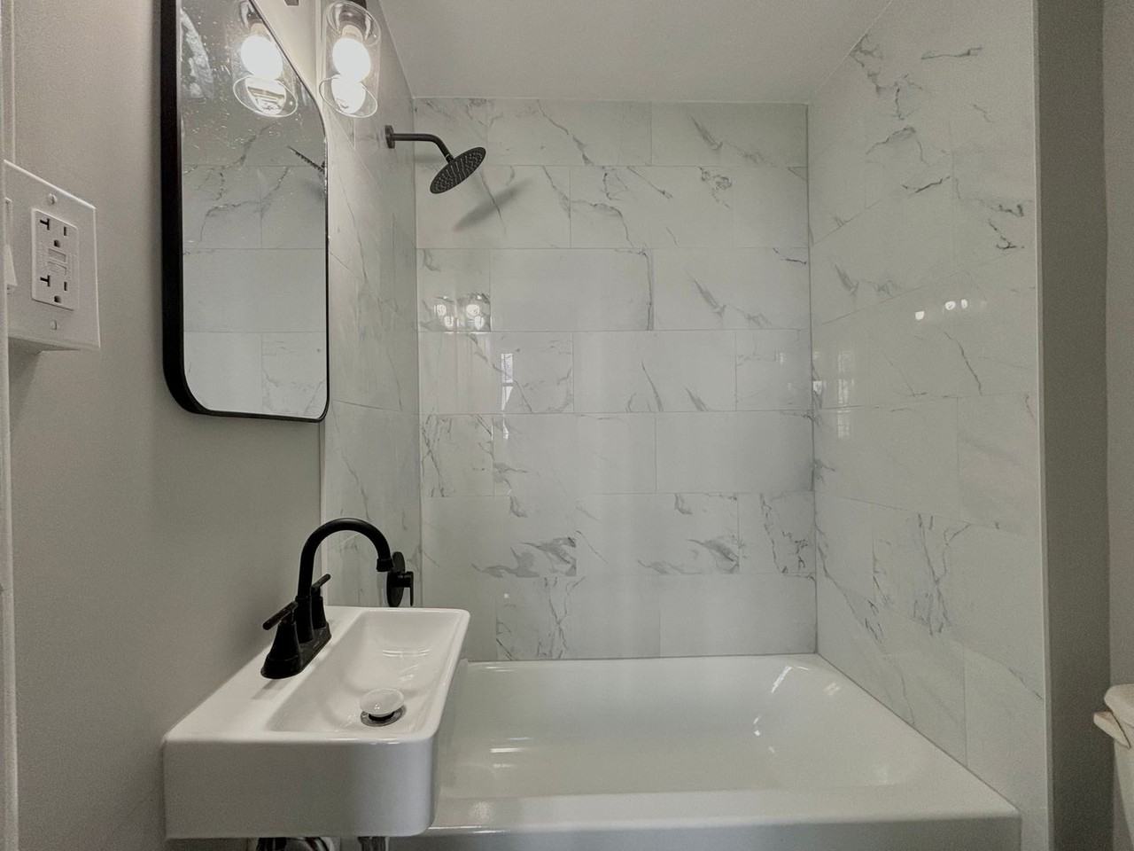 Nice and quiet apartments in New London - Photo 6 of 30