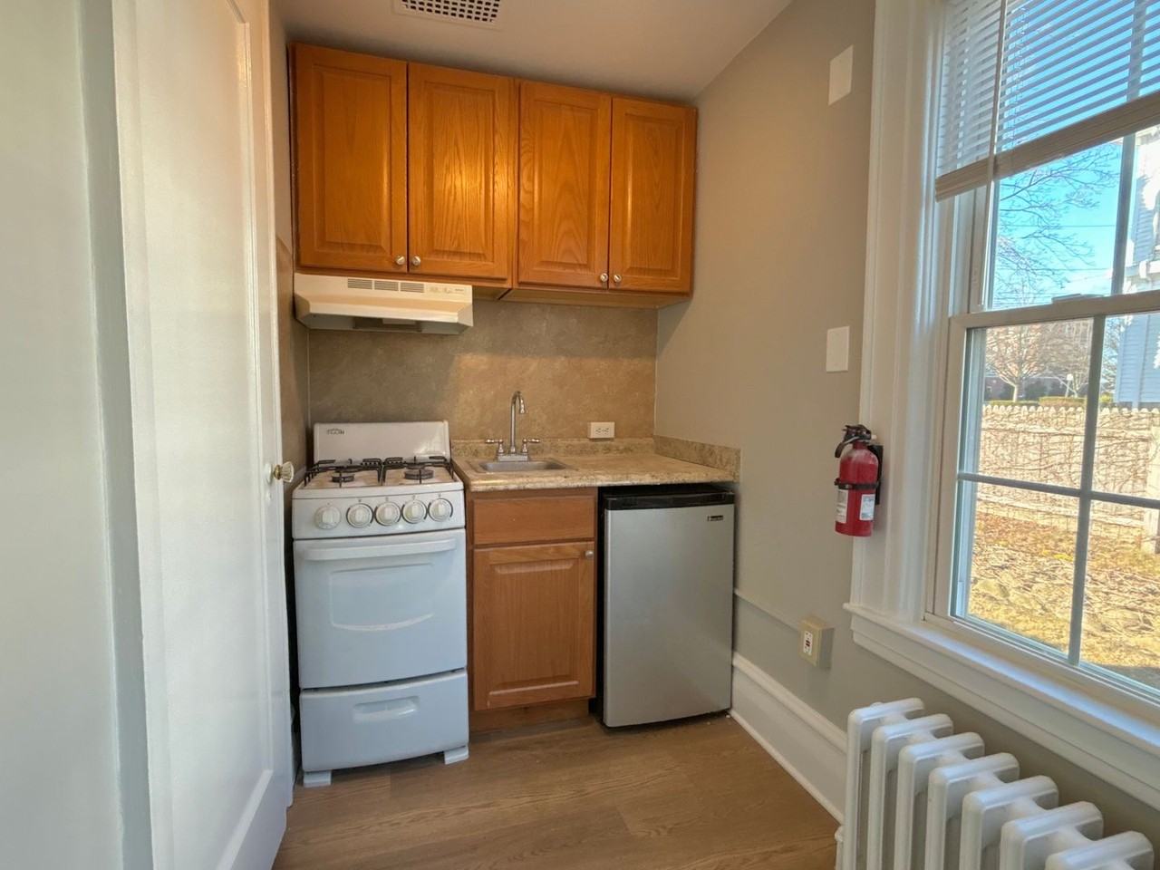 Nice and quiet apartments in New London - Photo 7 of 30