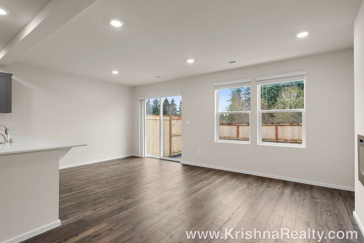 10336 Ne 46th St - Photo 3 of 21