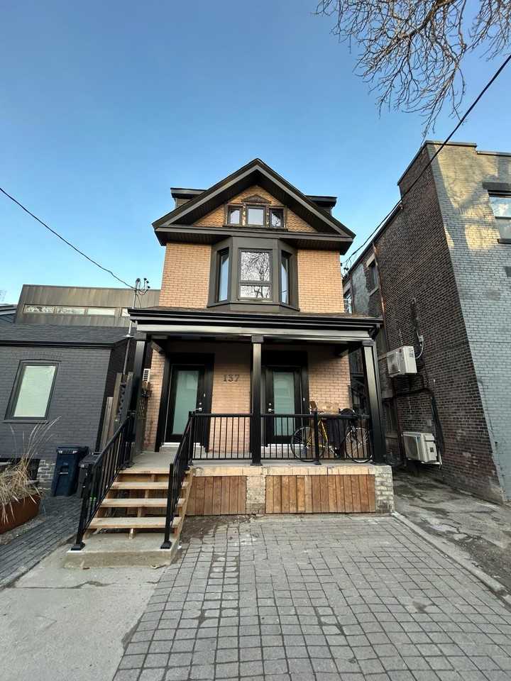 Dundas & Curzon - Photo 2 of 20