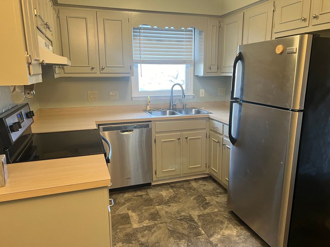 2474 Moran St Apt C - Photo 2 of 17