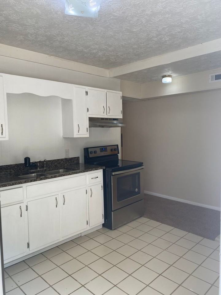 346 Reese St #1 - Photo 2 of 14