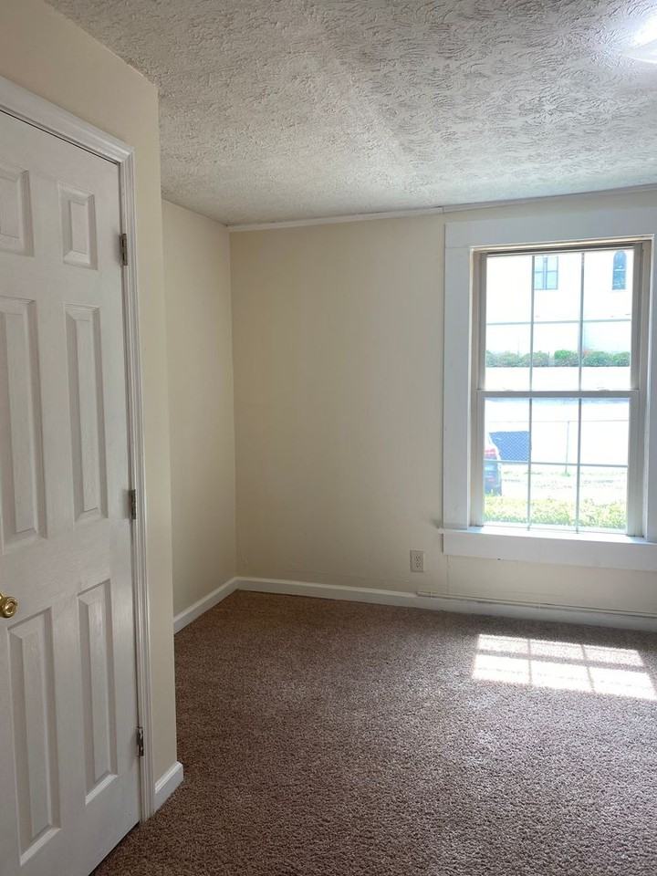 346 Reese St #1 - Photo 7 of 14