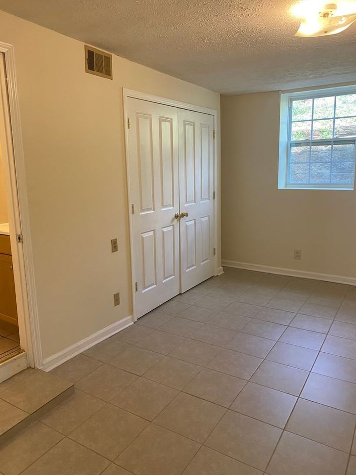 346 Reese St #1 - Photo 4 of 14