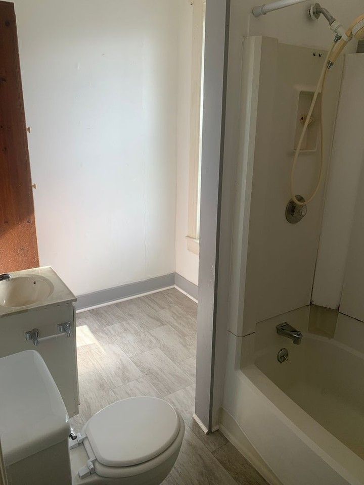 1128 W Market St #1 - Photo 3 of 11